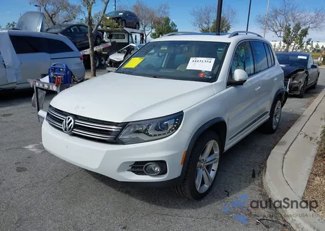 2015 Volkswagen Tiguan R-Line z USA, uszkodzony, nr VIN WVGAV7AX9FW092348